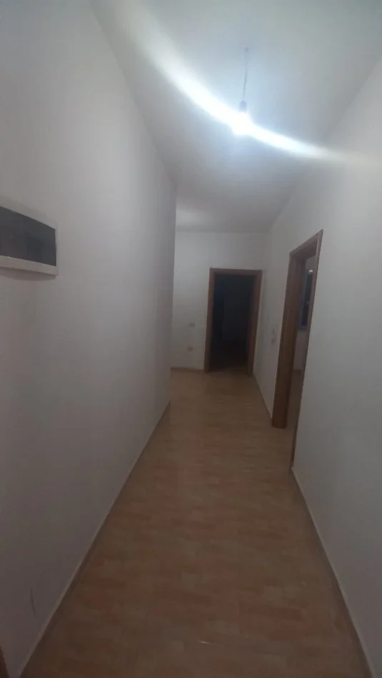 Tirane, shitet apartament 3+1+Ballkon Kati 3, 132 m² 193.000 € (Kodra e Diellit)