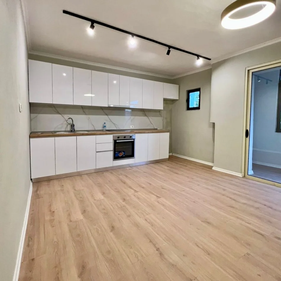 Tirane, Apartament 1+1 per shitje Kati 2, 56 m² 86.000 € (Ali Demii)