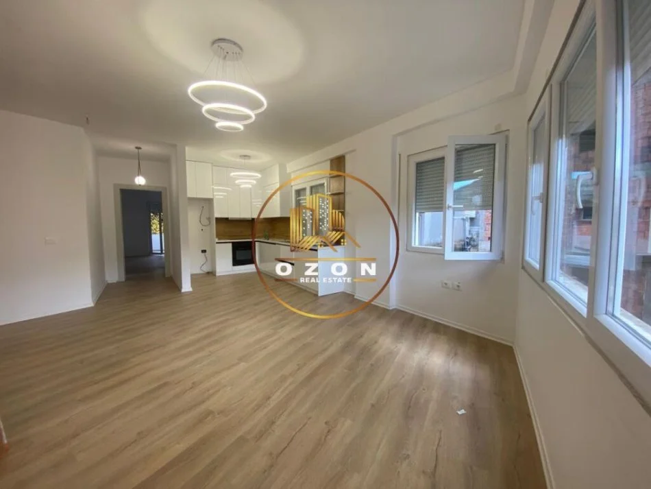 Tirane, jepet me qera apartament 2+1 Kati 4, 115 m² 500 € (Kopshti Botanik)