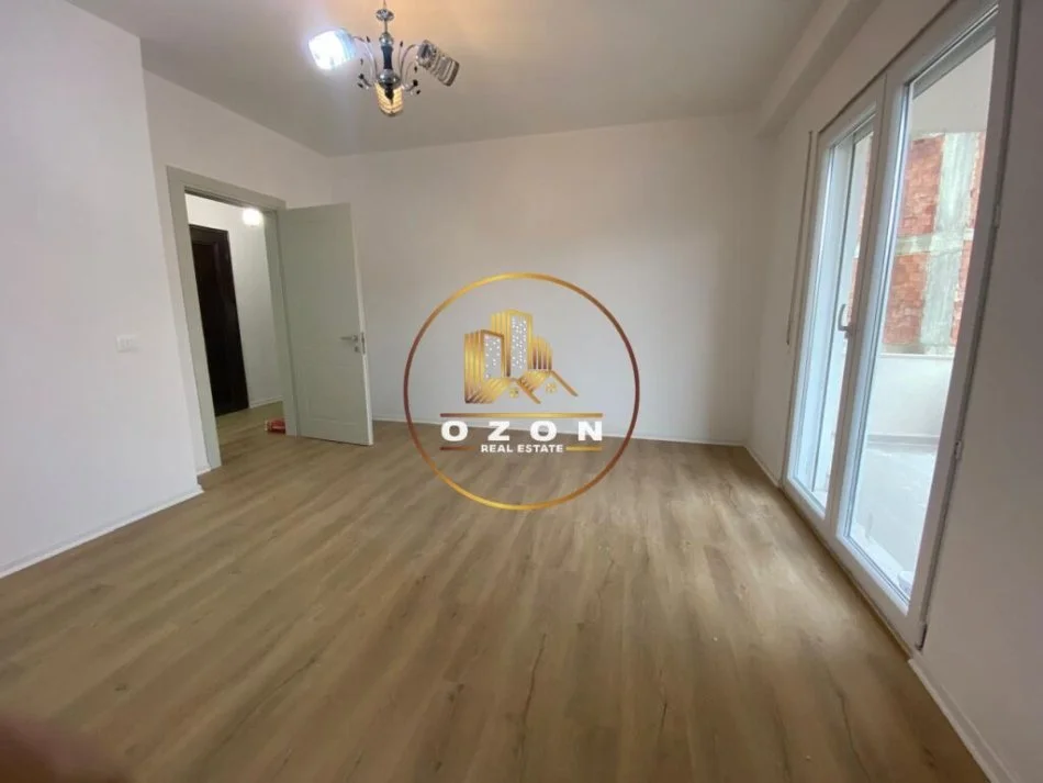 Tirane, jepet me qera apartament 2+1 Kati 4, 115 m² 500 € (Kopshti Botanik)