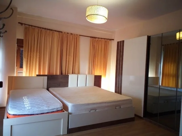 Tirane, jepet me qera Vile 5+1 , 344 m² 2.500 € (TEG)
