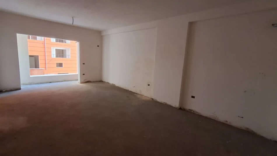 Tirane, shitet apartament 1+1+Ballkon Kati 3, 70 m² 91.000 € (Prane Fabrikes mjellit)
