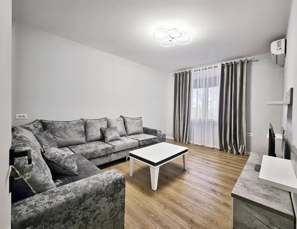 Tirane, jepet me qera apartament 1+1+Aneks+Ballkon Kati 4, 53 m² 650 € (rruga e barrikadave)