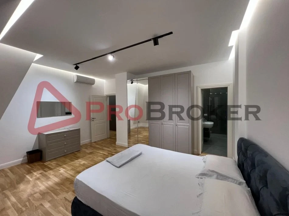 Tirane, jepet me qera apartament 2+1+Ballkon Kati 2, 143 m² 1.800 € (Joy Residence)