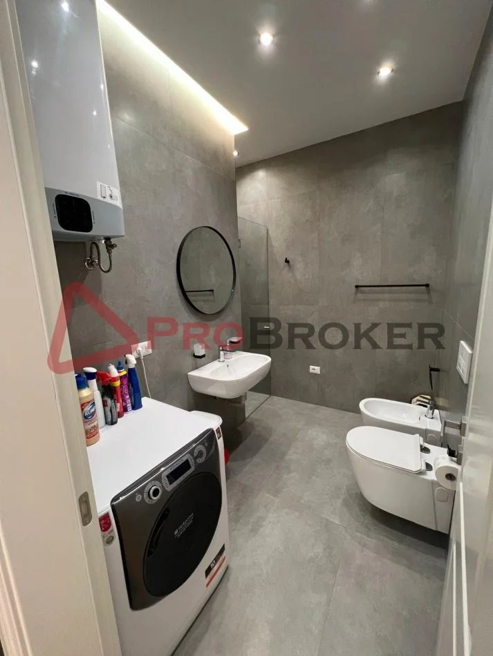 Tirane, jepet me qera apartament 2+1+Ballkon Kati 2, 143 m² 1.800 € (Joy Residence)