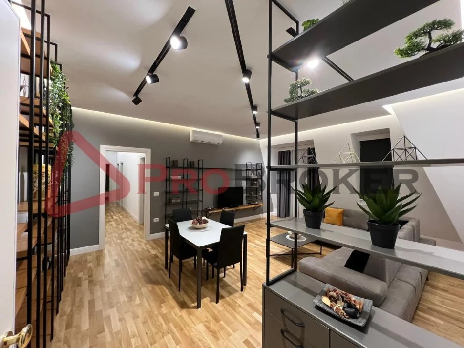 Tirane, jepet me qera apartament 2+1+Ballkon Kati 2, 143 m² 1.800 € (Joy Residence)