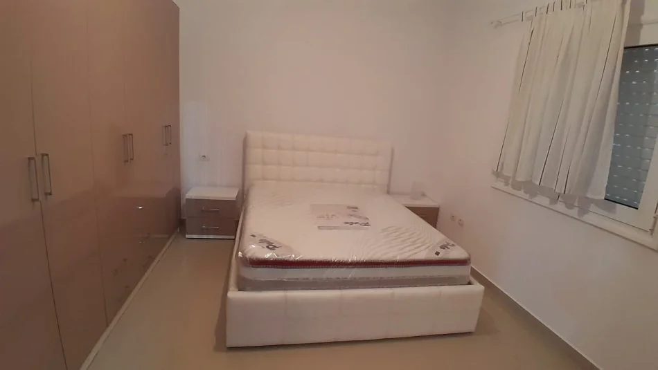 Tirane, jepet me qera apartament 2+1 Kati 1, 112 m² 400 € (Sanatorium)