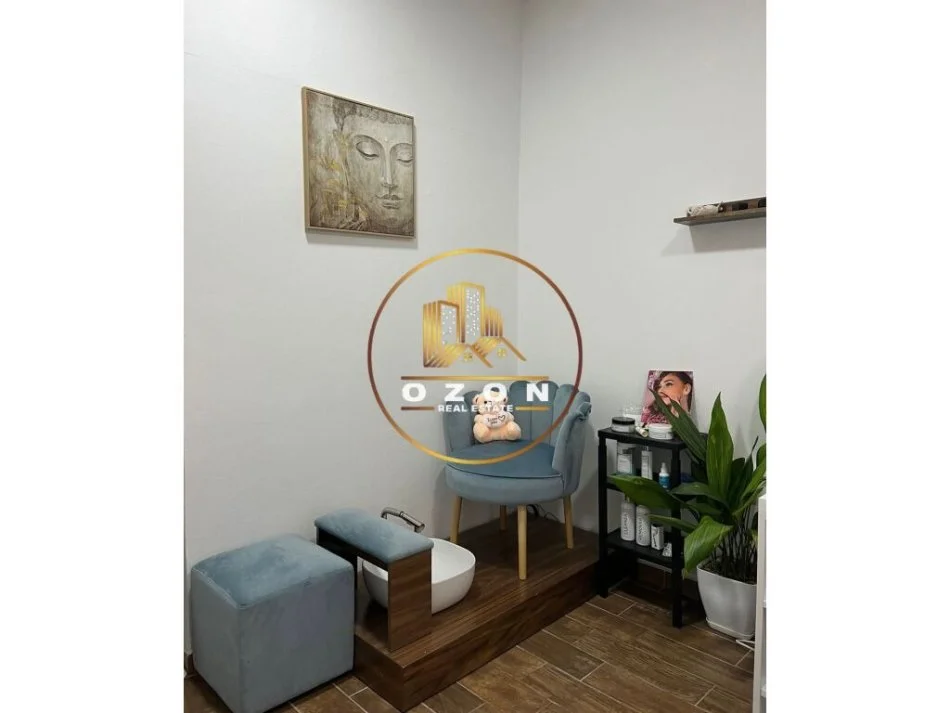 Ambient biznesi për qira në Qendër, përballë Parlamentit!