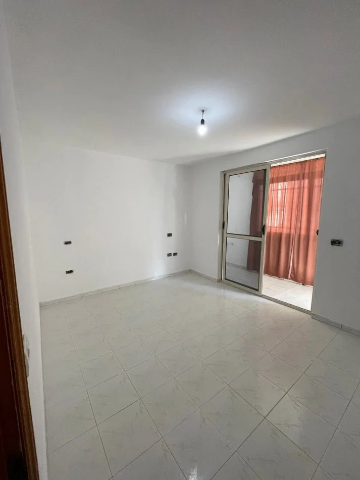 Durres, shitet apartament 4+1 Kati 0, 100 m² 110.000 € (Shkolla Qemal Mici)