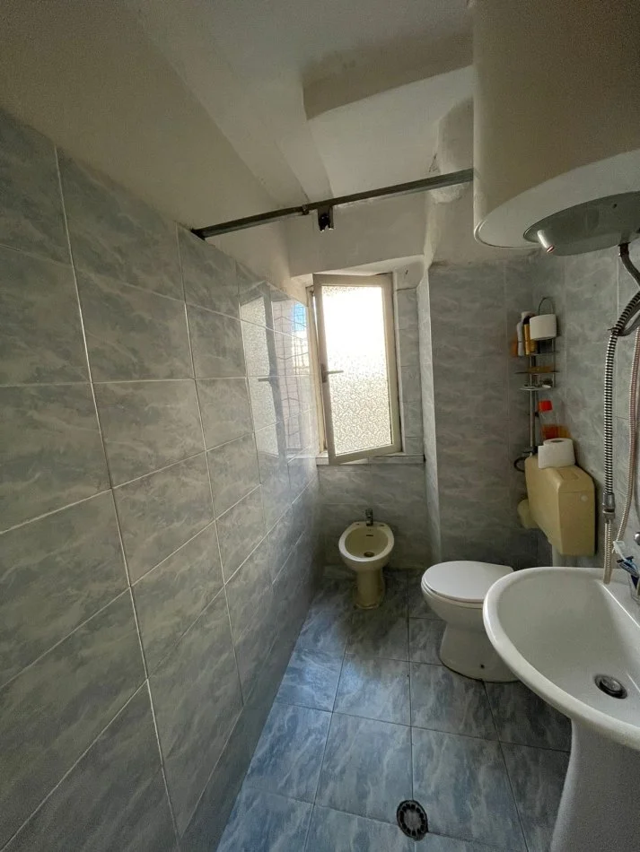 Durres, shitet apartament 4+1 Kati 0, 100 m² 110.000 € (Shkolla Qemal Mici)