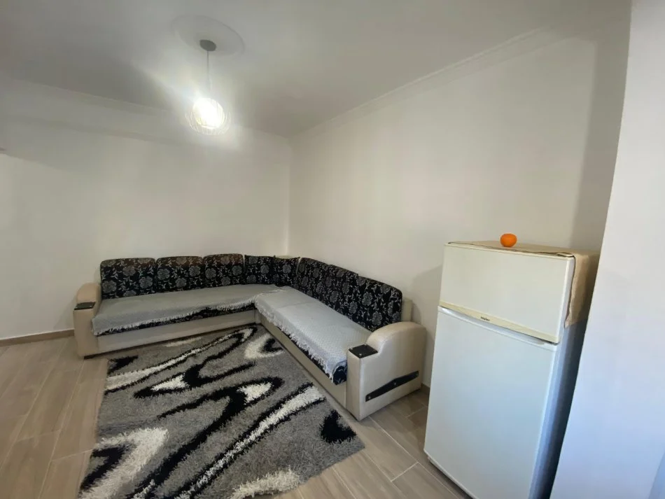 Durres, jepet me qera apartament 2+1 Kati 3, 80 m² 350 € (Shkolla 2 Gjelat)