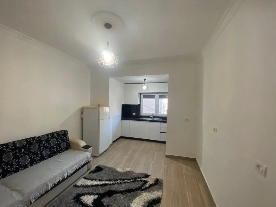 Durres, jepet me qera apartament 2+1 Kati 3, 80 m² 350 € (Shkolla 2 Gjelat)