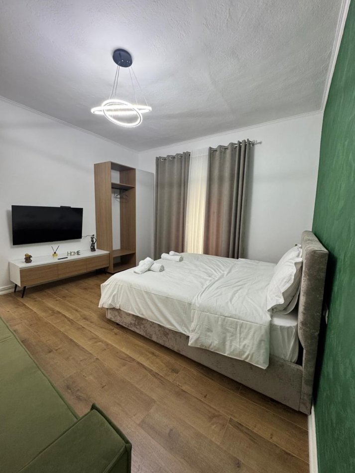 Tirane, jap me qera 1+1 Kati 2, 45 m² 550 € (Tefta Tashko Koco)