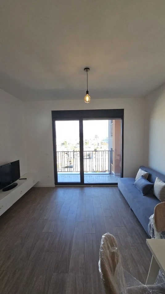 Tirane, jap me qera apartament 2+1 , 450 € (Selitë, Pranë Aku)