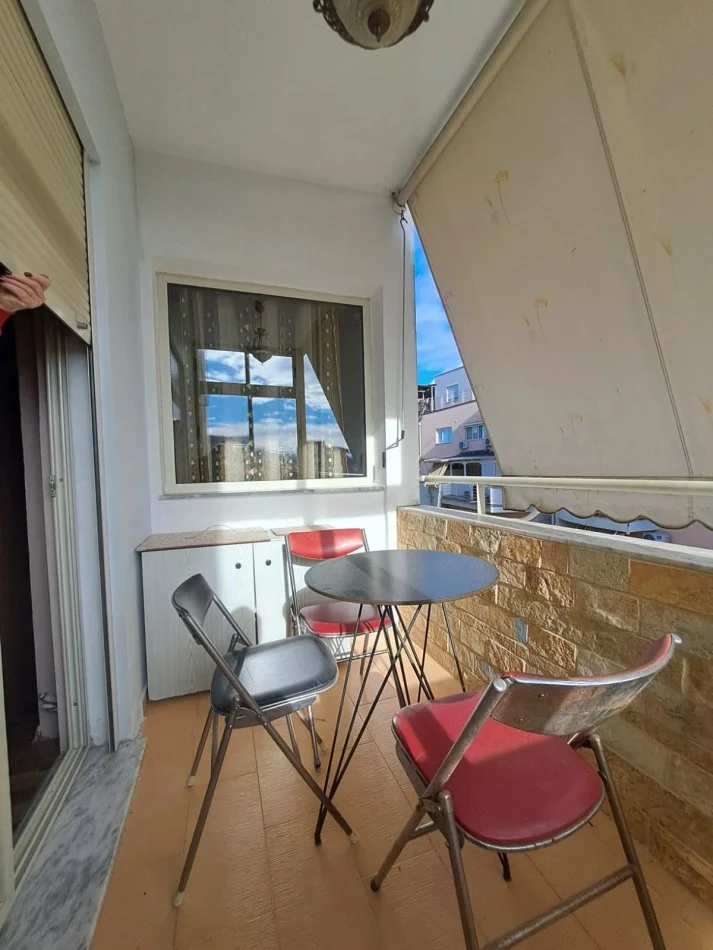 Tirane, jepet me qera apartament 1+1+Ballkon Kati 5, 80 m² 400 € (fresk)