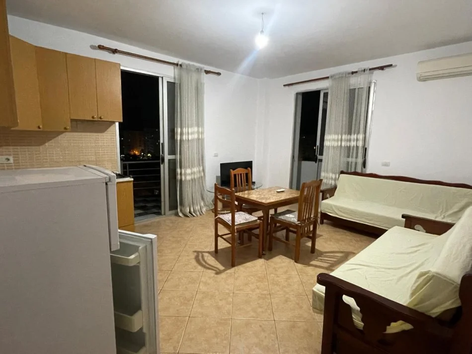 Vlore, jepet me qera apartament 1+1 Kati 8, 70 m² 250 € (Skele afer "Rosman Lala")