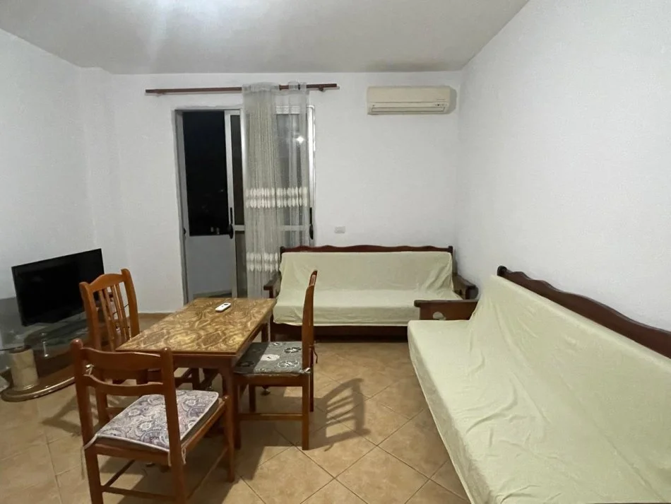 Vlore, jepet me qera apartament 1+1 Kati 8, 70 m² 250 € (Skele afer "Rosman Lala")
