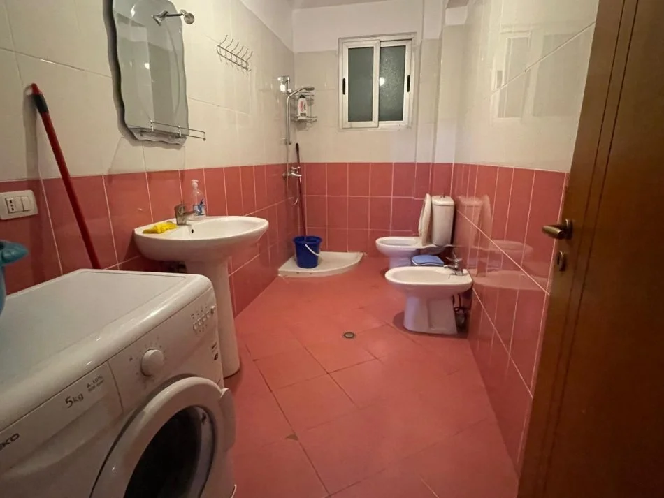 Vlore, jepet me qera apartament 1+1 Kati 8, 70 m² 250 € (Skele afer "Rosman Lala")