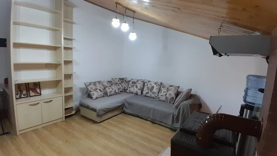 Tirane, jepet me qera apartament 1+1 Kati 4, 60 m² 500 € (Ambasada Amerikane)