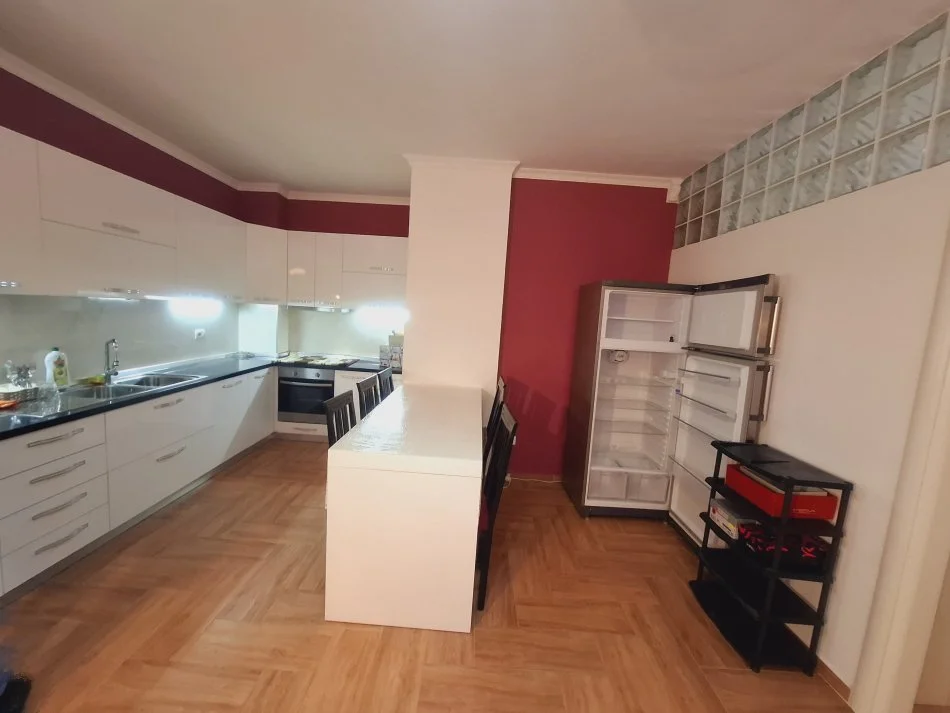 Durres, shitet apartament 2+1 Kati 11, 93 m² 128.000 € (Stacioni i Trenit)