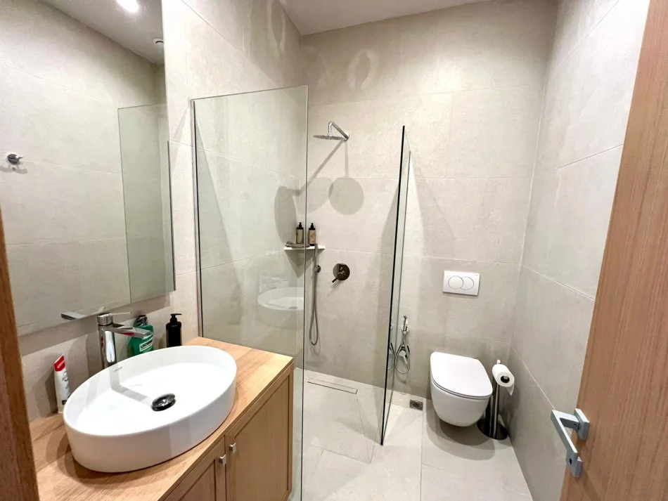 Vlore, shitet apartament 1+1+Ballkon Kati 2, 57 m² (Lungomare)