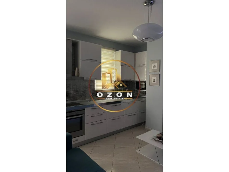 Apartament 2+1 me Qera,Pranë Shkollës së Kuqe