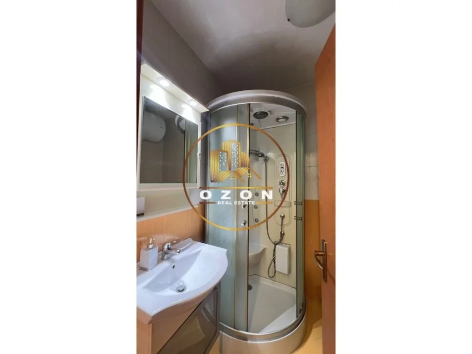 Apartament 2+1 me Qera,Pranë Shkollës së Kuqe