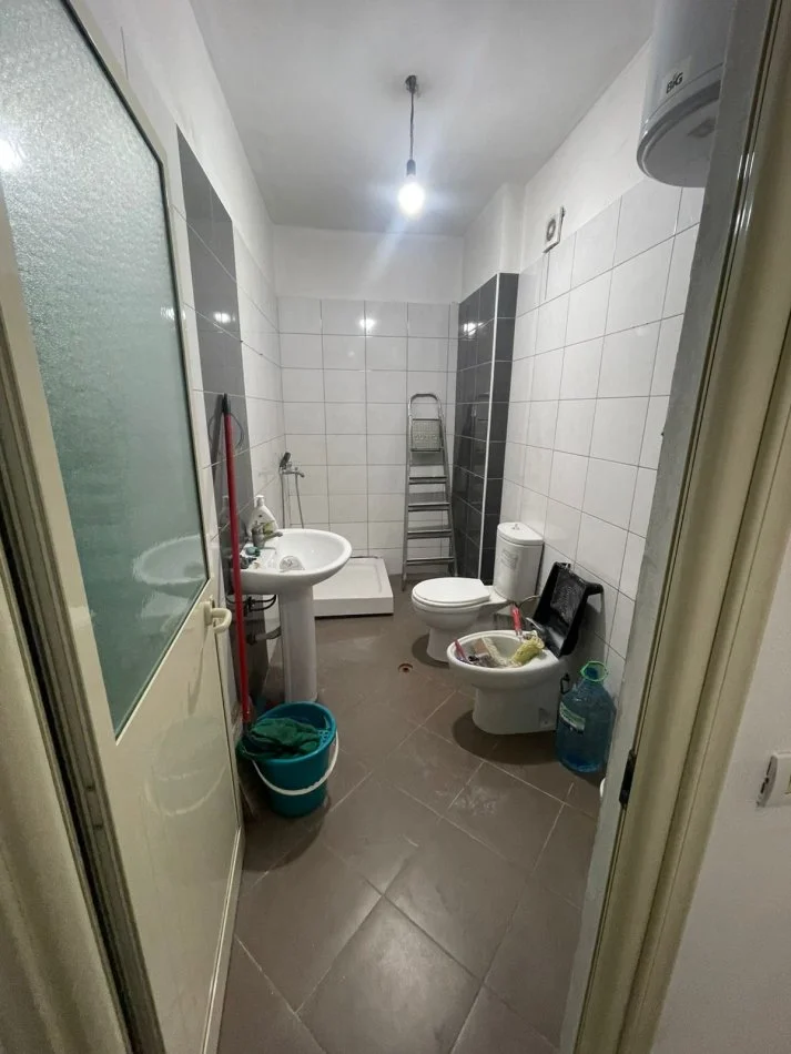 Tirane, jepet me qera 1+1+Ballkon Kati 7, 77 m² 350 € (Astir)