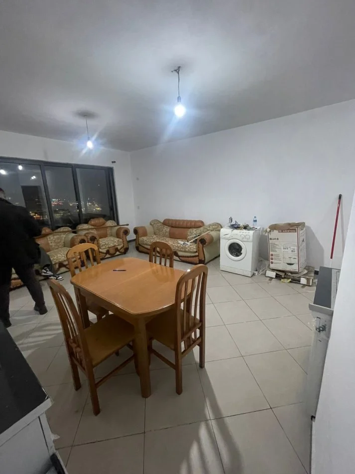 Tirane, jepet me qera 1+1+Ballkon Kati 7, 77 m² 350 € (Astir)