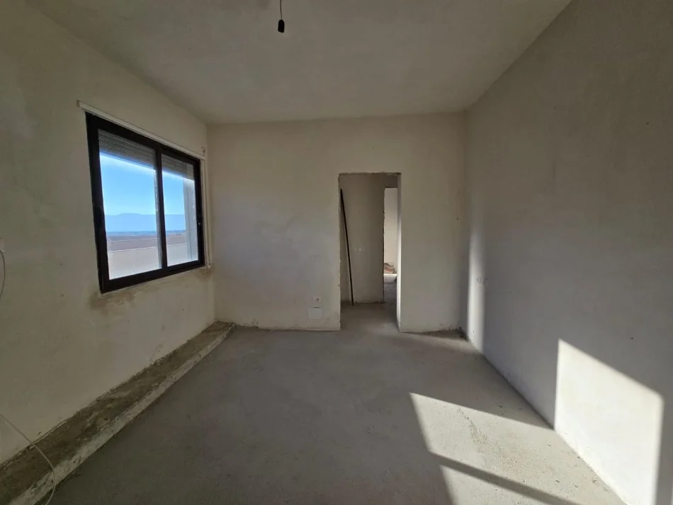 Vlore, shitet apartament+verande | Penthouse 2+1+Ballkon , 213 m² 125.000 € (28 Nentori)