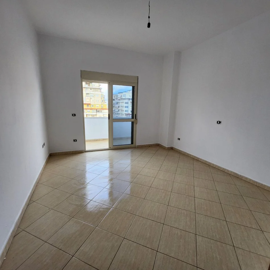 Durres, shitet apartament 2+1+Aneks+Ballkon Kati 6, 105 m² 120.000 € (Muzeumi)