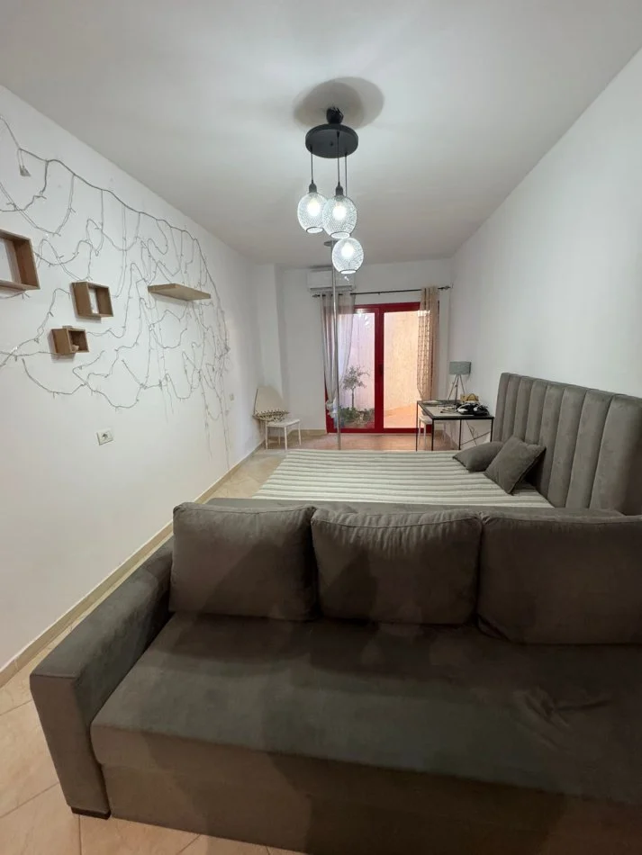 Durres, shitet garsonier 1+1+Ballkon Kati 1, 51 m² 65.000 € (Rruga Pavaresia)