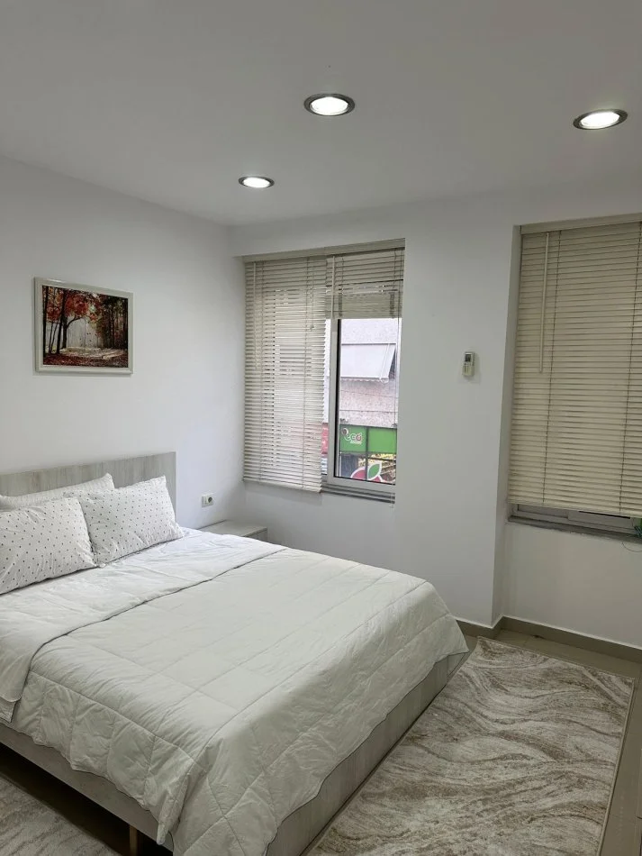 Tirane, jepet me qera apartament 2+1+Ballkon Kati 4, 70 m² 450 € (Astir)