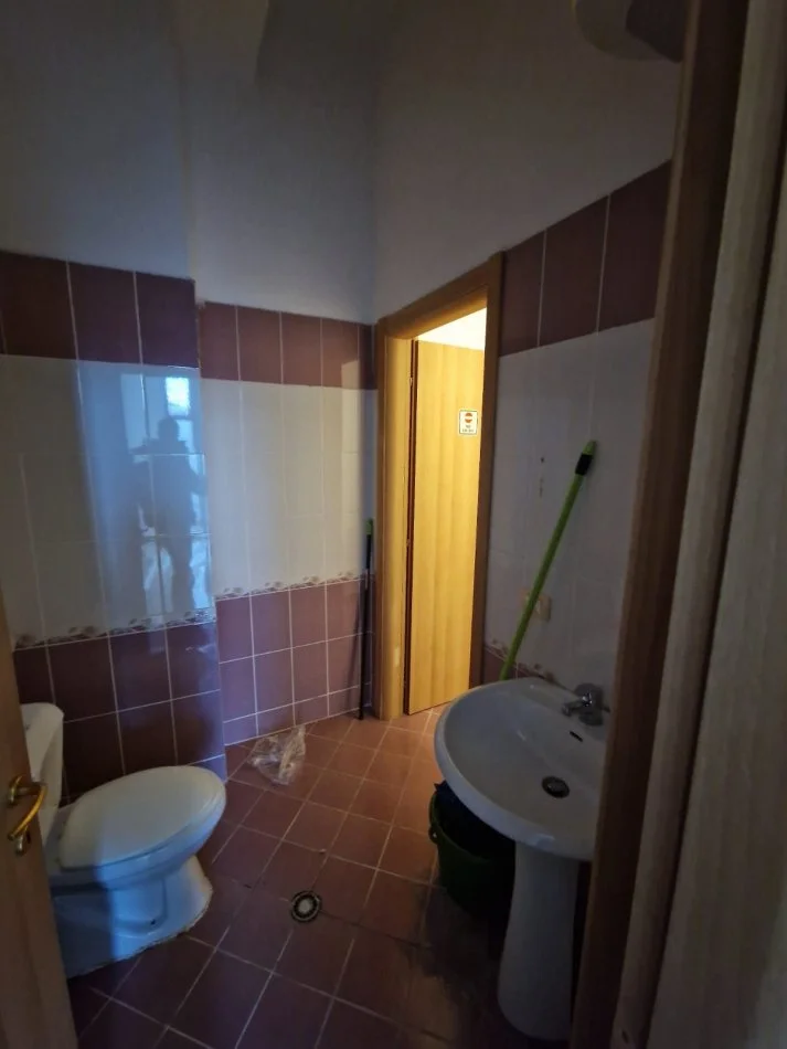 Durres, jepet me qera dyqan Kati 0, 29 m² 250 € (Poliklinika)