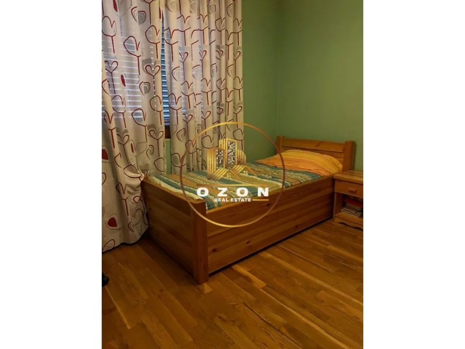 Apartament per Qera 3+1+2, Rruga Kavajes!