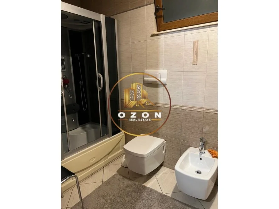 Apartament per Qera 3+1+2, Rruga Kavajes!