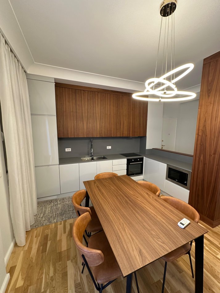 Tirane, jepet me qera apartament 2+1+Aneks+Ballkon Kati 1, 129 m² 1.500 € (Qendra Tregtare TEG)