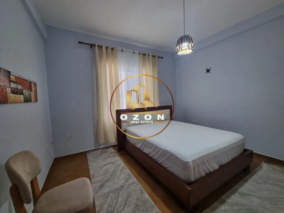 Tirane, jepet me qera apartament 1+1 Kati 2, 65 m² 400 € (5 Maji)