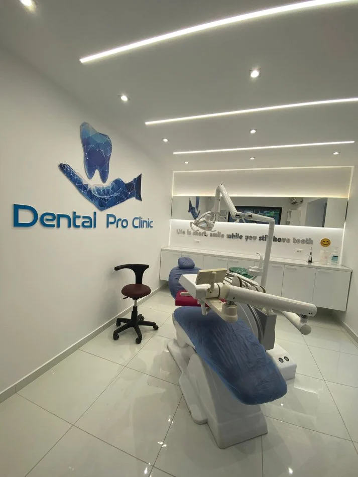 Tirane, jepet me qera dyqan Kati 0, 40 m² 550 € (Xhamllik)