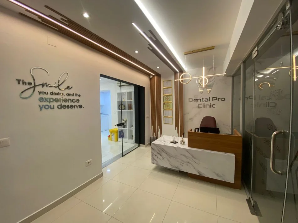 Tirane, jepet me qera dyqan Kati 0, 40 m² 550 € (Xhamllik)