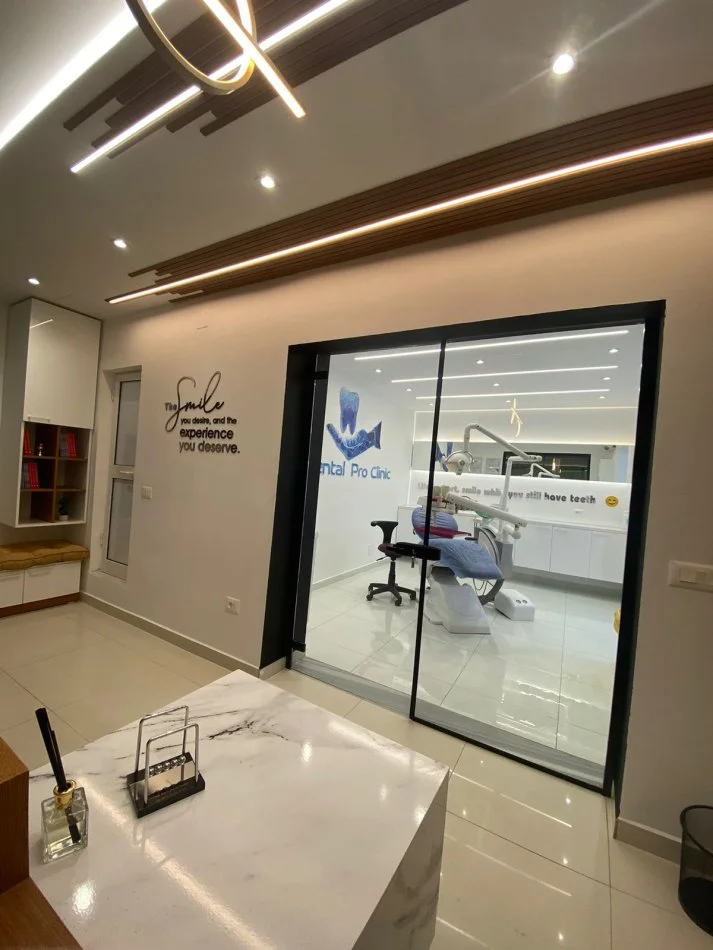 Tirane, jepet me qera dyqan Kati 0, 40 m² 550 € (Xhamllik)