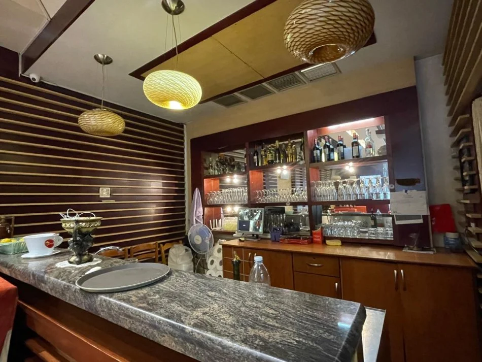 Vlore, shitet bar-resorant Kati 0, 95 m² 190.000 € (Rr.Demokracia,Vlore)