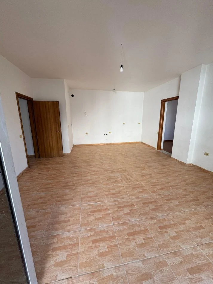 Tirane, shitet apartament 3+1 Kati 2, 132 m² (Kodra e Diellit)