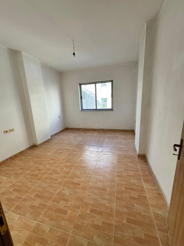 Tirane, shitet apartament 3+1 Kati 2, 132 m² (Kodra e Diellit)