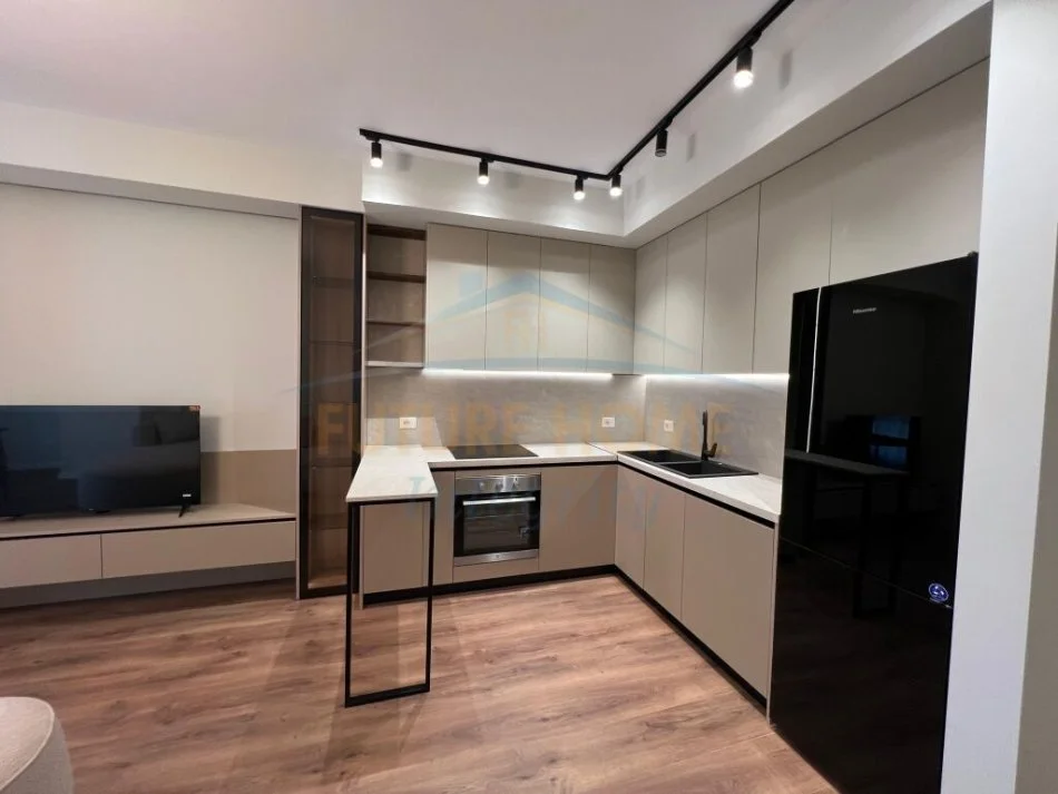 Tirane, jepet me qera apartament 2+1 Kati 7, 122 m² 1.000 € (PAZARI I RI TIRANE)