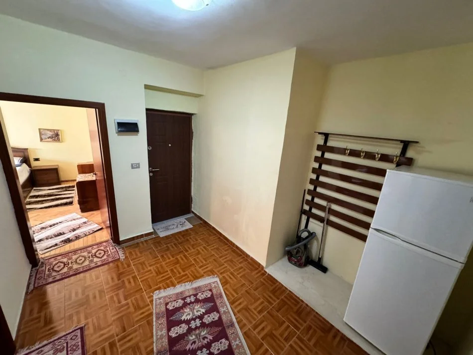 Tirane, jepet me qera 2+1 , 70 m² 650 € (Rruga e Kavajes)