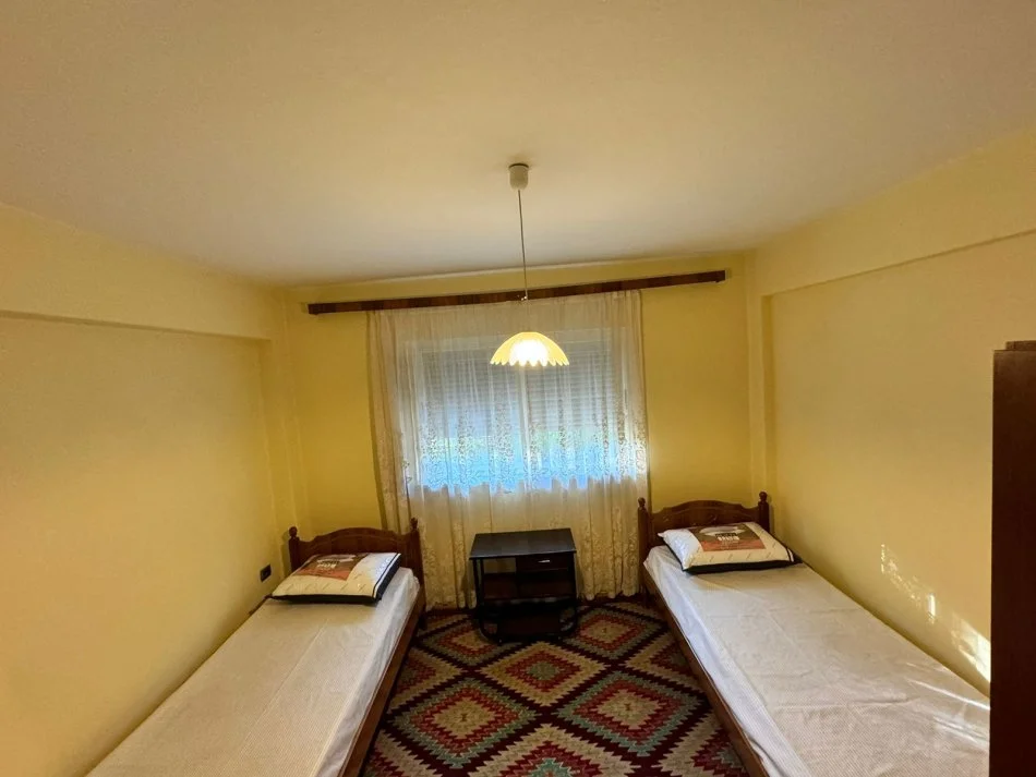 Tirane, jepet me qera 2+1 , 70 m² 650 € (Rruga e Kavajes)