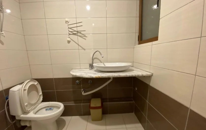 Tirane, jepet me qera 2+1+Ballkon , 130 m² 500 € (Kopshti Zologjik)