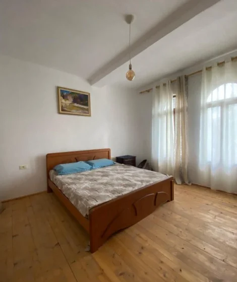 Tirane, jepet me qera 2+1+Ballkon , 130 m² 500 € (Kopshti Zologjik)