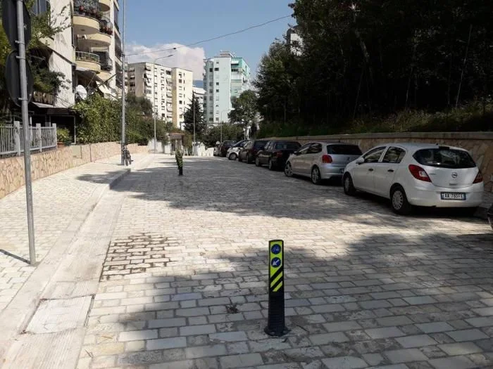 Tirane, shitet apartament 2+1+Aneks+Ballkon Kati 3, 130 m² 325.000 € (Rruga Faik Konica)